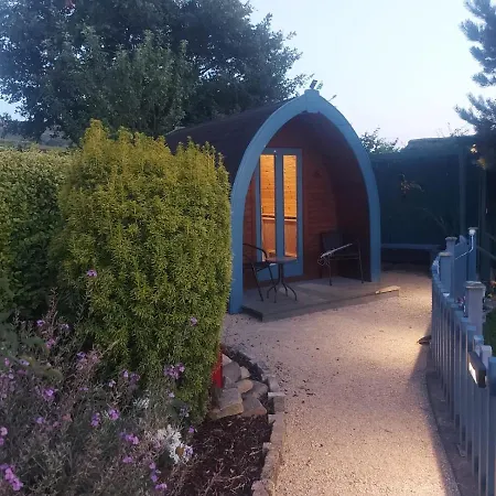 Glamping In The 2nd Field Campsite
