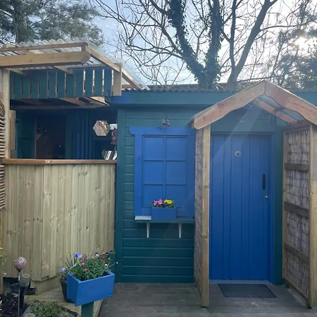 Glamping In The 2nd Field Kemping